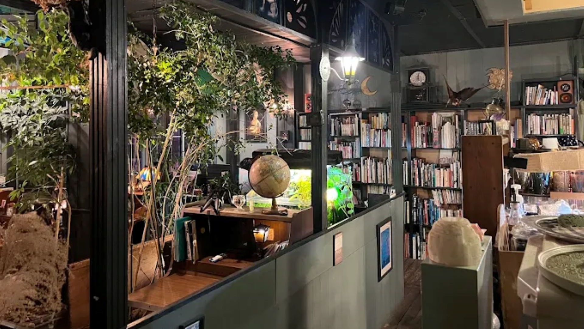アール座読書館